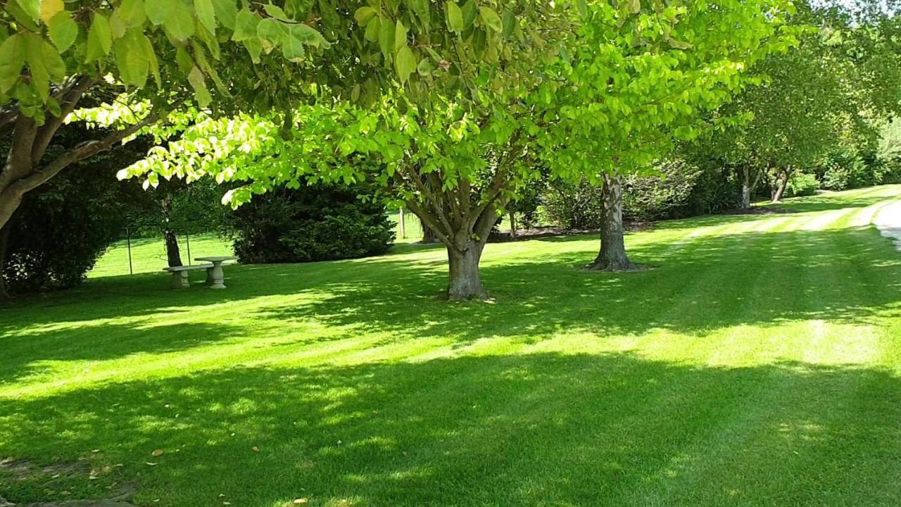 Accommodation At Lakeside Oamaru Exterior foto